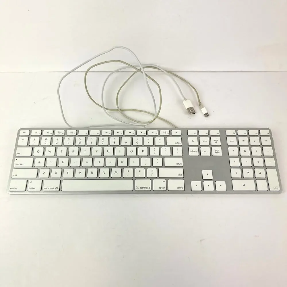 Apple Slim A1243 USB Wired Keyboard with Numeric Keypad Mac Standard Aluminum